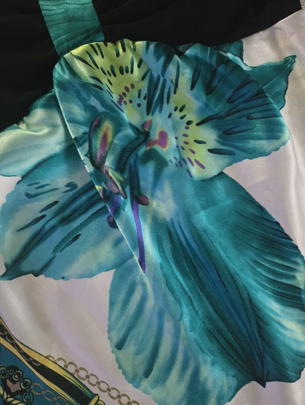 Halter Handkerchief Top - Picture 3 of 3